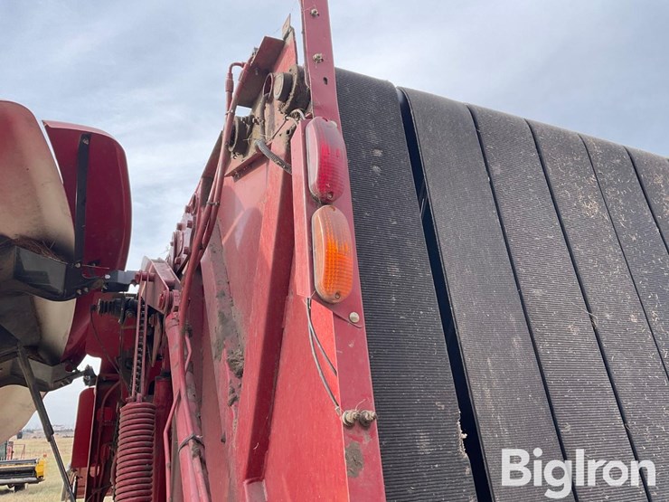 new-holland-roll-belt-560-image-10