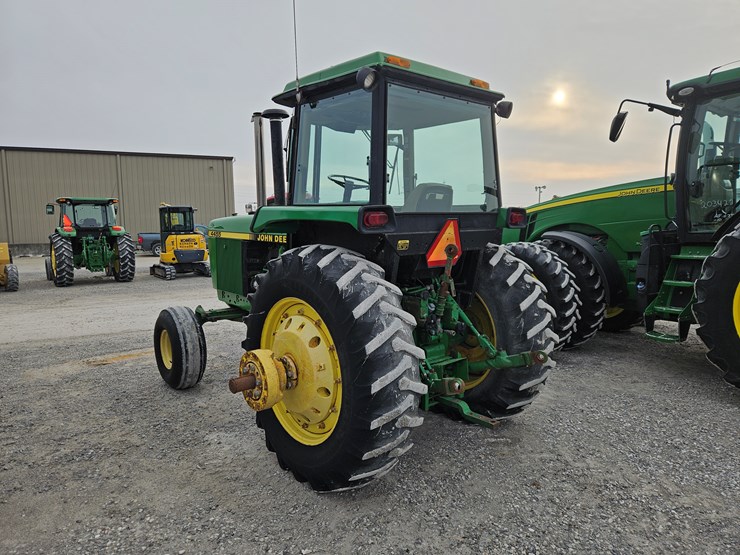 john-deere-4455-image-11