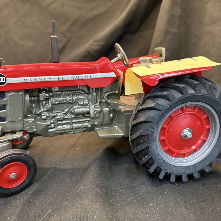 Ertl Massey Ferguson 1100 Diesel