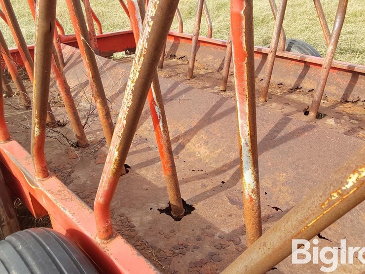 apache-wfw24a2-24'-feeder-wagon-image-16