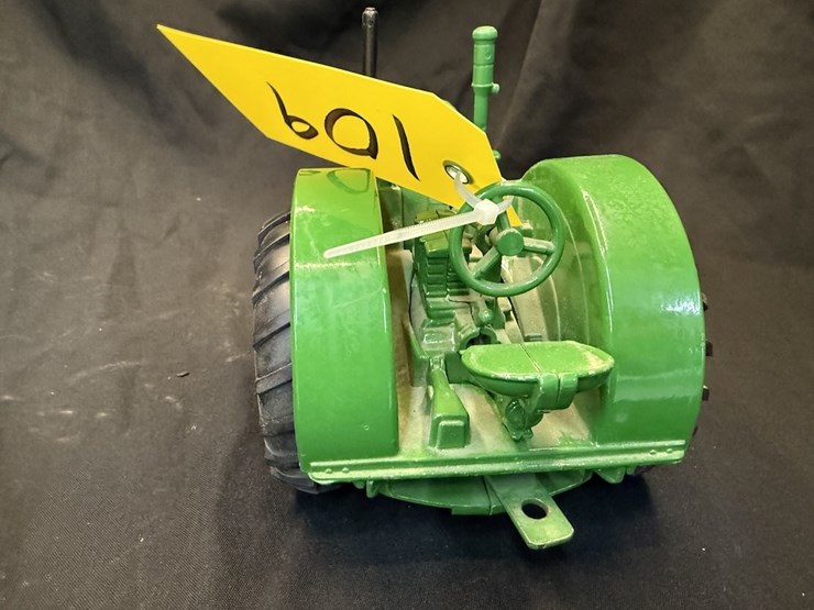 ertl-john-deere-d-image-4