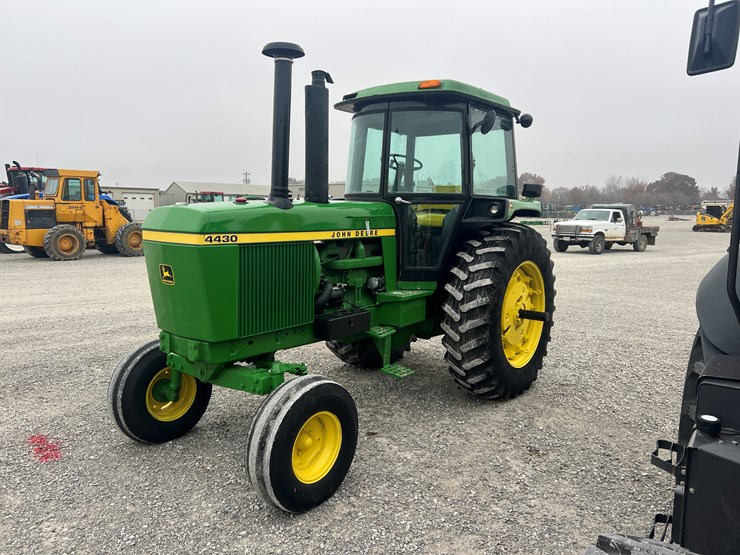 john-deere-4430-image-19