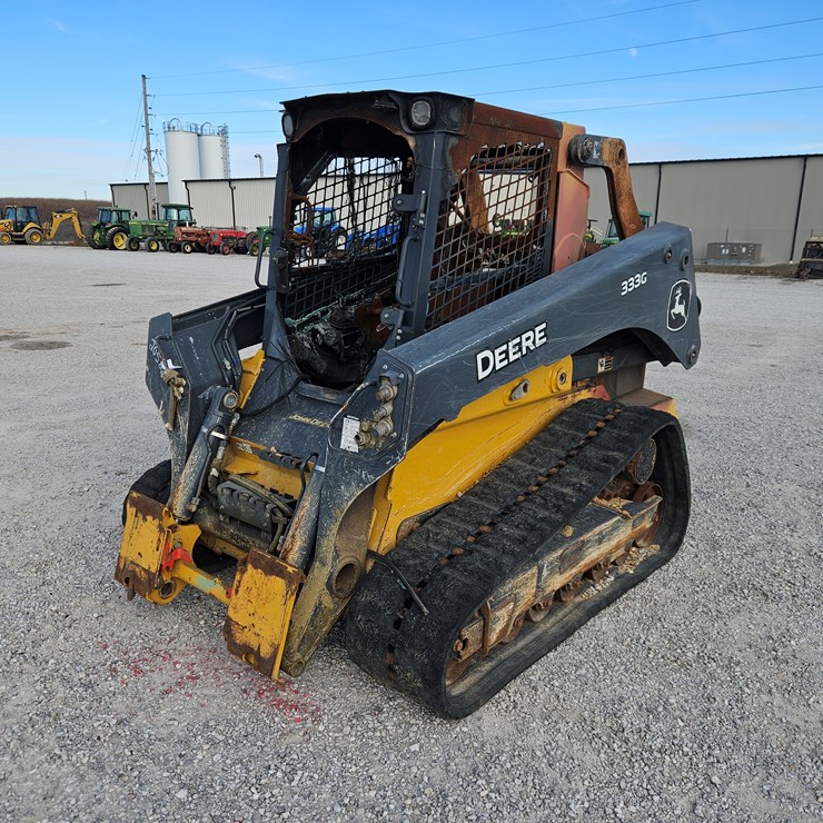 DEERE 333G