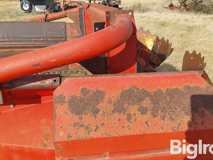 new-holland-680-image-19