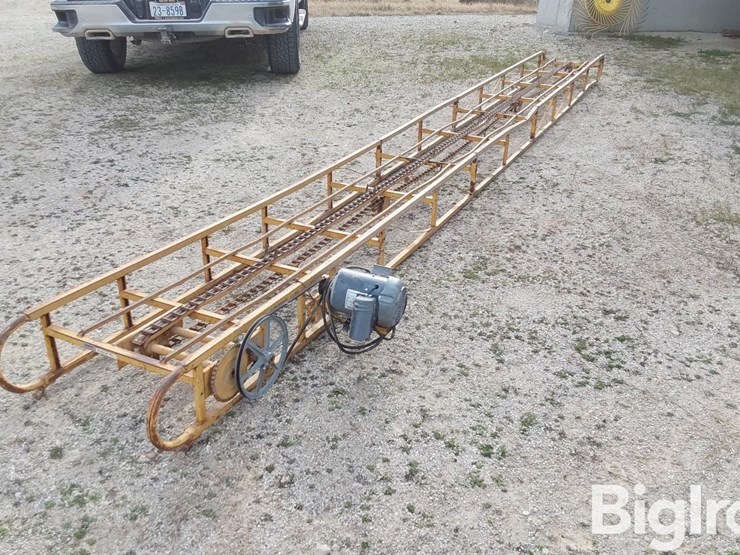 snowco-20'-bale-elevator-image-1