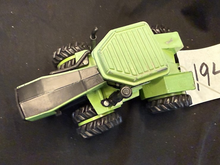 ertl-steiger-panther-cp-1400-image-3