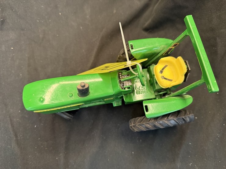 john-deere-3010-image-2