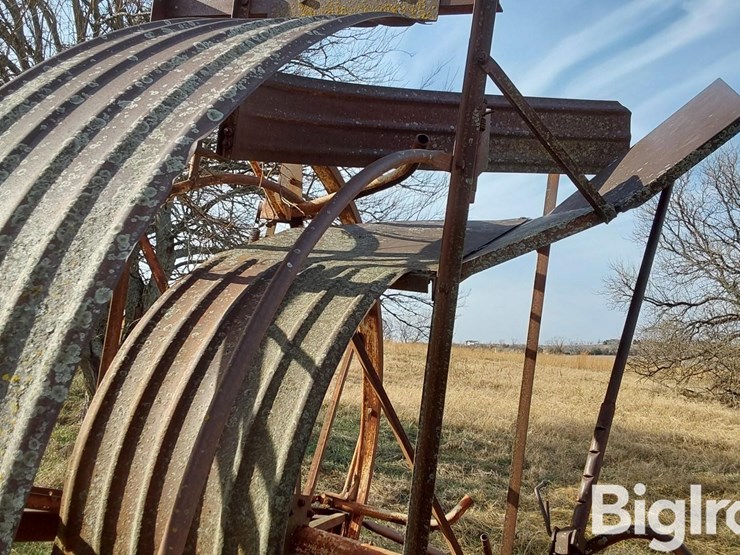 welch-ferris-wheel-bale-loader-image-16