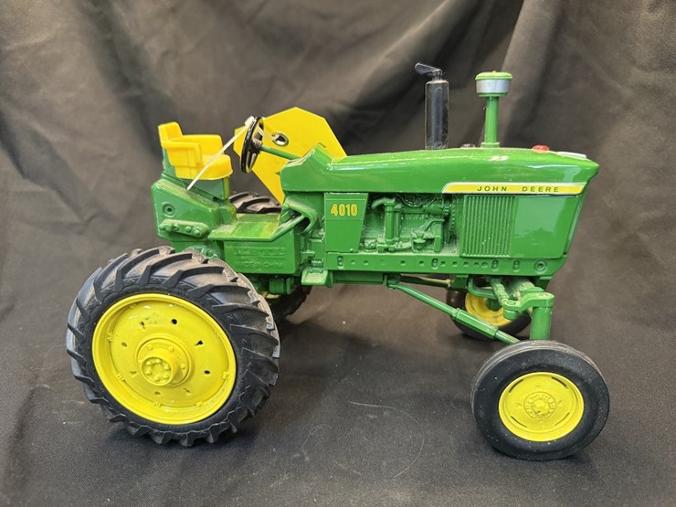 ertl-john-deere-hi-crop-4010-image-4