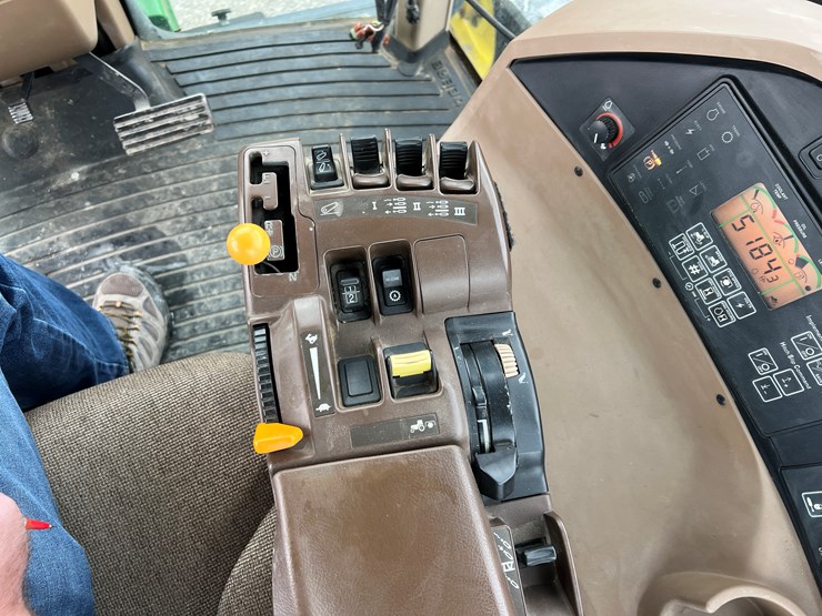 john-deere-8420t-image-12