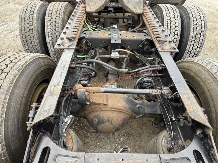 international-prostar-image-40