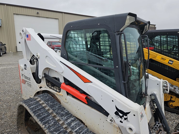 bobcat-t740-image-11