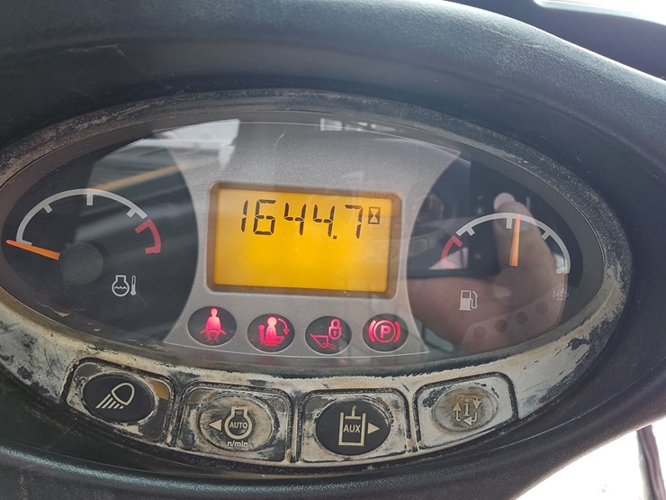 bobcat-t740-image-10