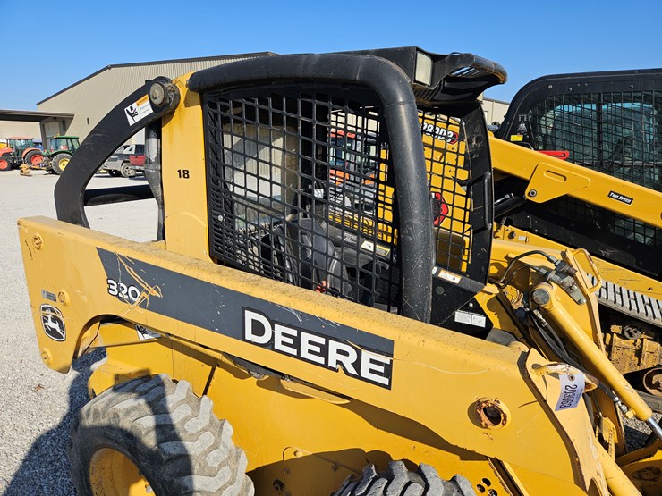 deere-125-image-12