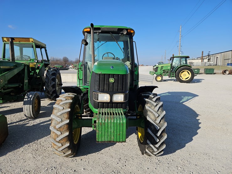 john-deere-7130-image-2