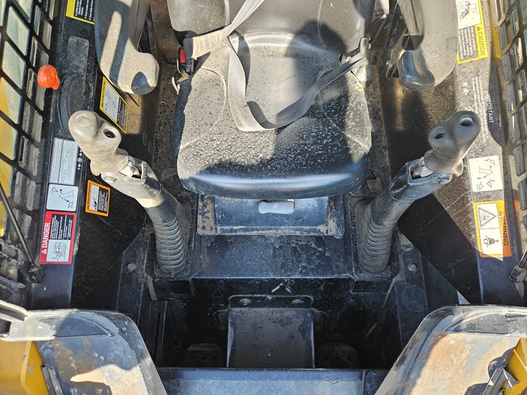 2006-john-deere-328-image-9