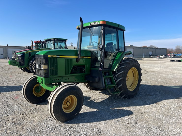 john-deere-7210-image-21