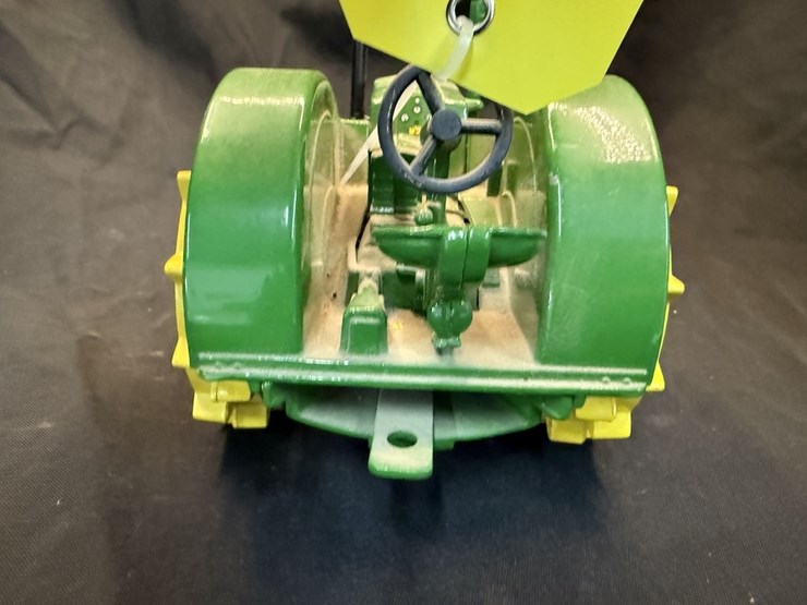 ertl-john-deere-d-image-4