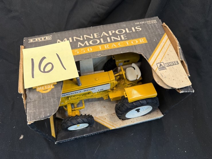 ertl-minneapolis-moline-g550-image-2