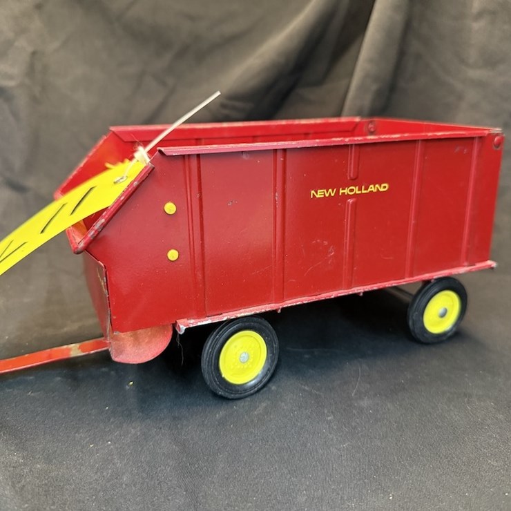 Ertl New Holland Chopper Box