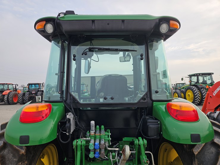 john-deere-6120e-image-13