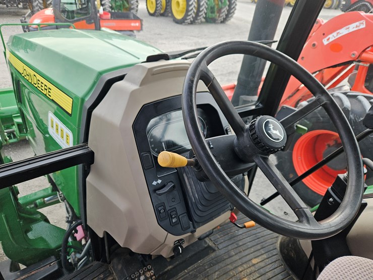john-deere-6120e-image-21