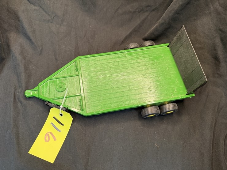 ertl-trailer-image-2