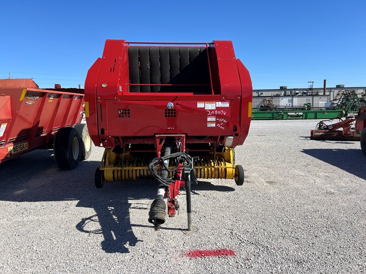 new-holland-br7090-image-2