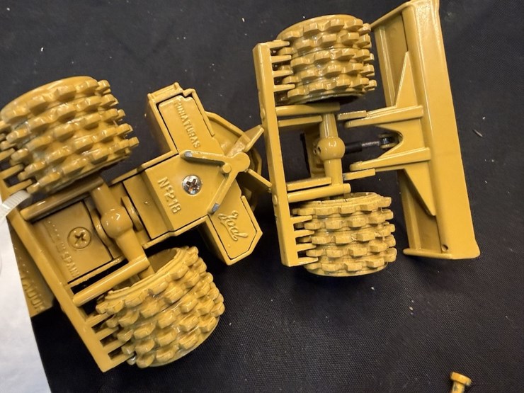 caterpillar-825b-image-4