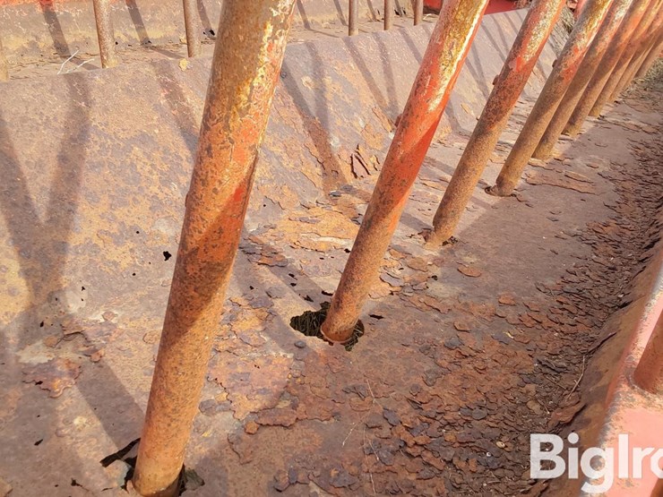 apache-wfw24a2-24'-feeder-wagon-image-14