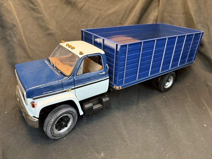 chevrolet-c65-image-2