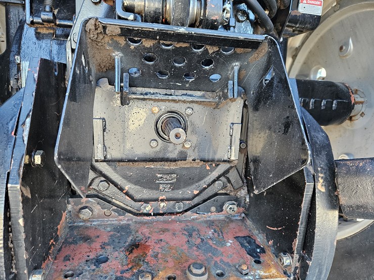 #203305-•-1995-white-6145-tractor-image-15