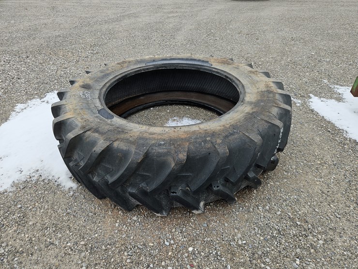 #203928-•-michelin-480/80r42-tire-image-1