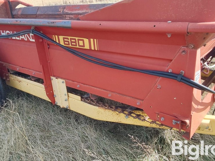 new-holland-680-image-13