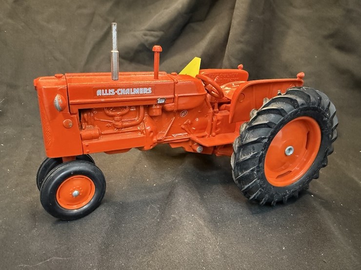 scale-models-allis-chalmer-d17-image-1