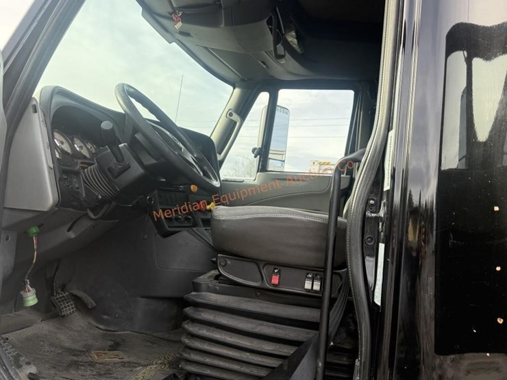 2017-international-prostar-image-42