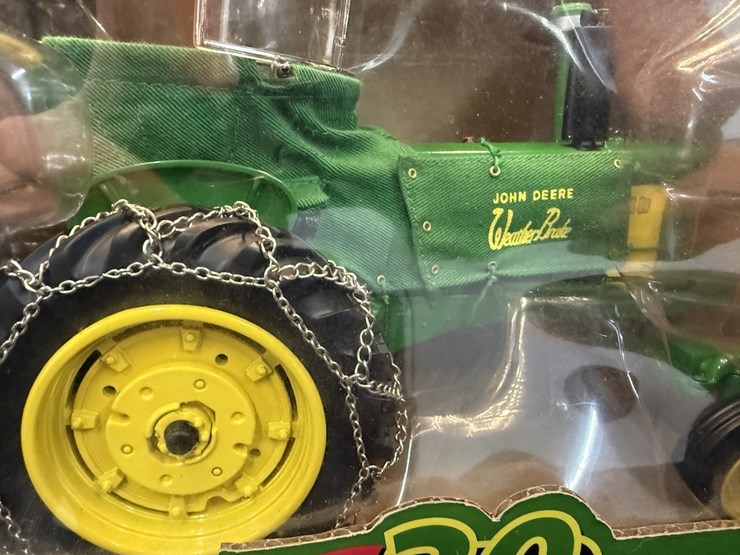 ertl-john-deere-530-image-3