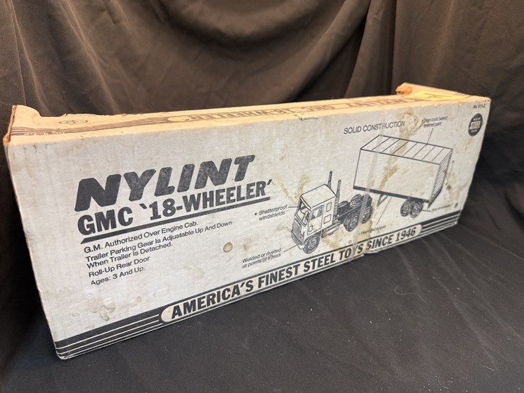 nylint-gmc-'18-wheeler'-image-3