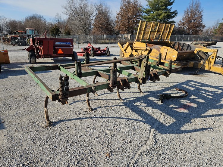 john-deere-100-image-1