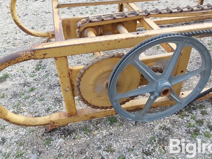 snowco-20'-bale-elevator-image-12