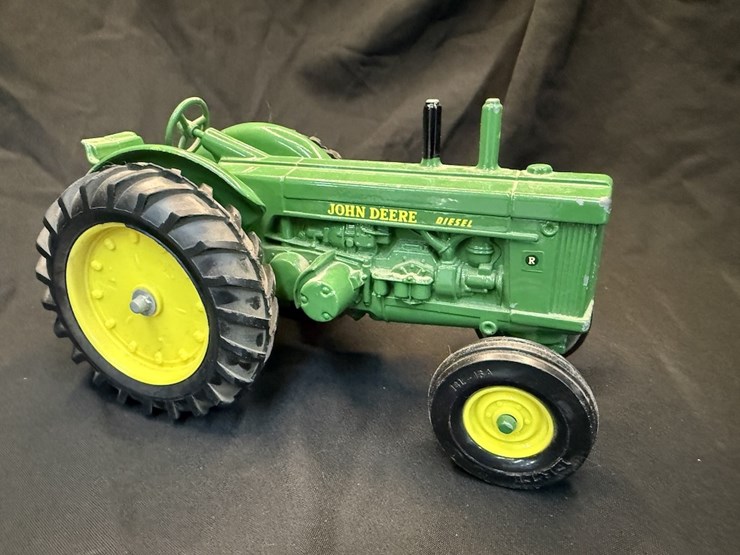 ertl-john-deere-r-diesel-image-3