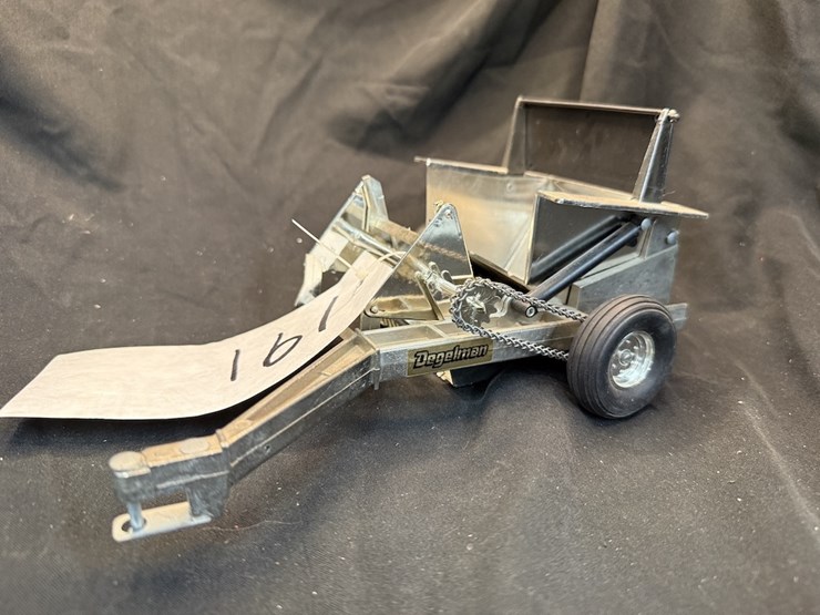 scale-models-degelman-rock-picker-(chrome)-image-1