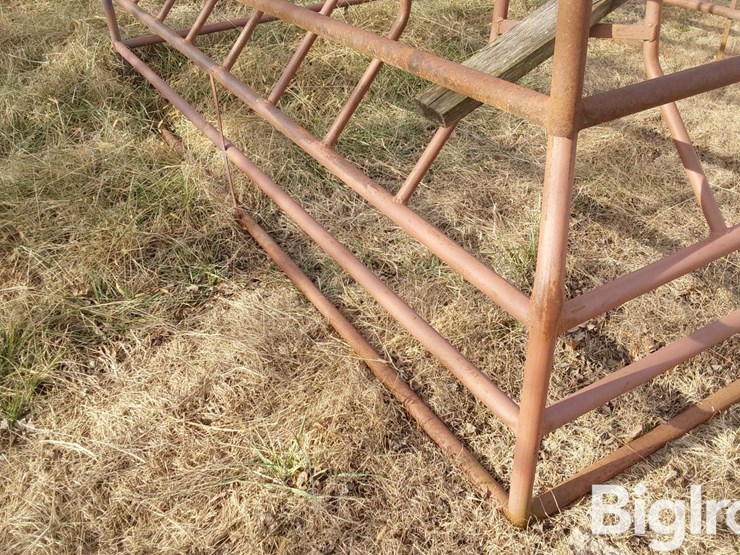 square-8-1/2'-x-9-1/2'-bale-feeders-image-20