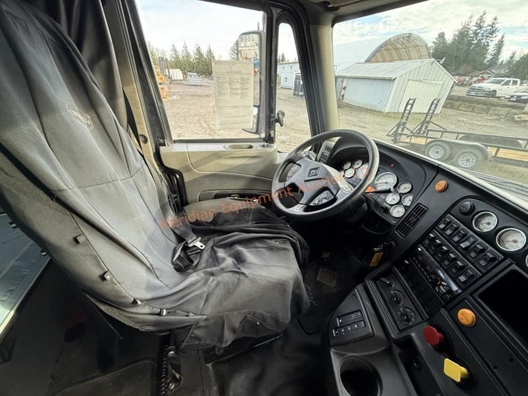 2017-international-prostar-image-38