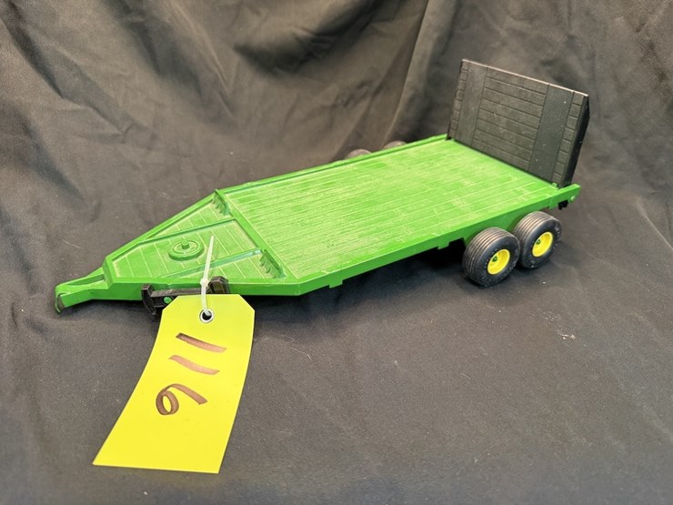 ertl-trailer-image-1