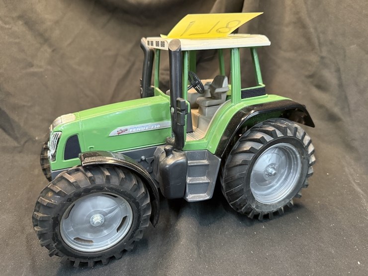 fendt-716-image-1