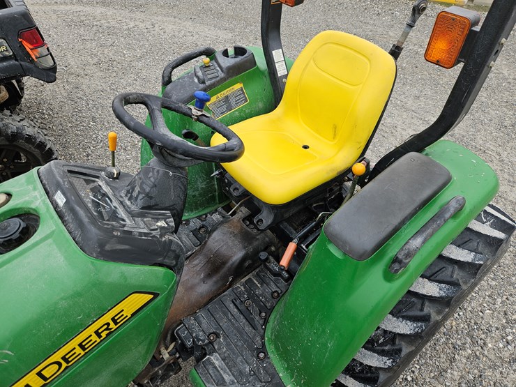 john-deere-3032e-image-4