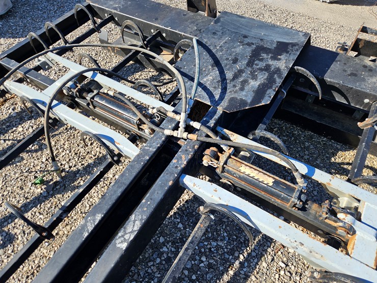 #201120-•-hoelscher-bale-grapple-image-2