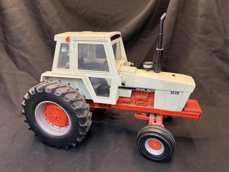ertl-case-agri-king-1270-image-2