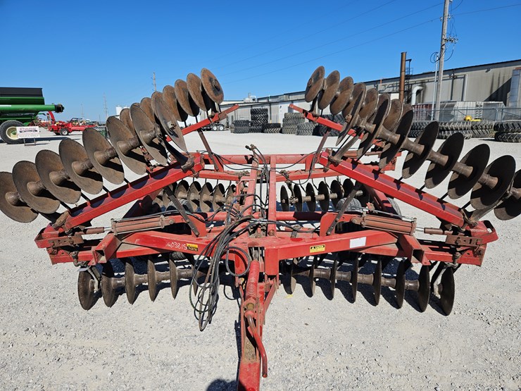 case-ih-3800-image-3